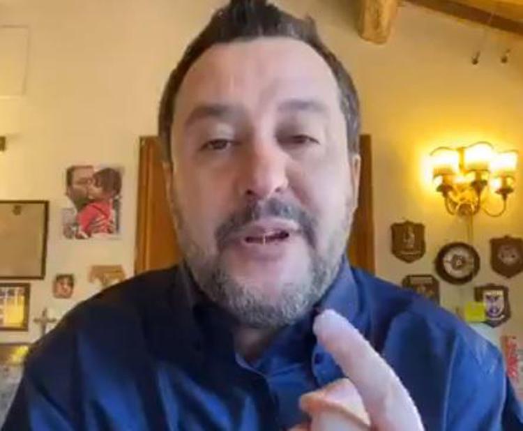 Salvini e il video 'aprire tutto': 