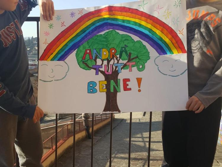 Coronavirus: arcobaleni di speranza, sui balconi d’Italia l’onda positiva dei bambini