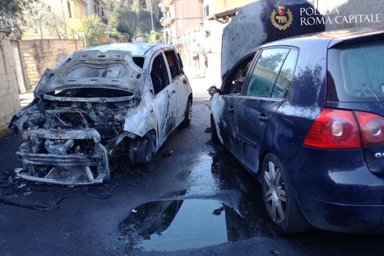 Roma, esplosa auto gpl: conducente riesce a fuggire