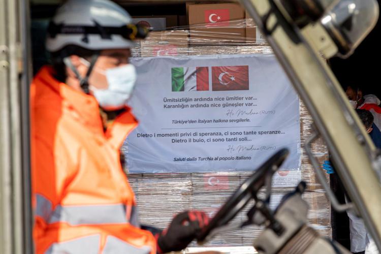 Italy thanks Turkey for coronavirus supplies