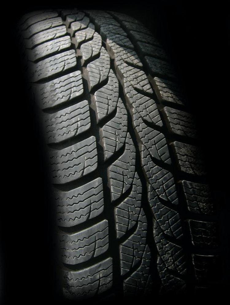 Mantenimento, conservazione e stoccaggio degli pneumatici dopo il cambio stagione: le regole degli esperti