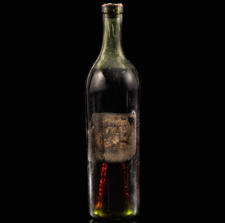 Cognac da record, bottiglia venduta per 132mila euro