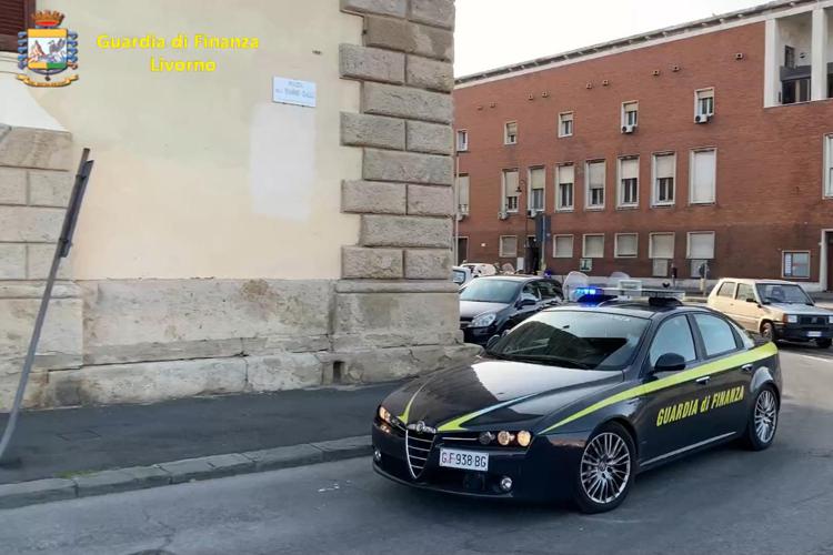 Livorno, truffe internazionali in vendita di case e hotel: 4 arresti