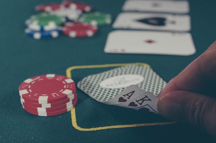 Poker online: è boom di ricerche sul web