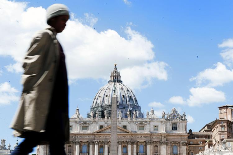 Vaticano: EY, 'Intendente ha agito a titolo personale e non fa più parte della società'