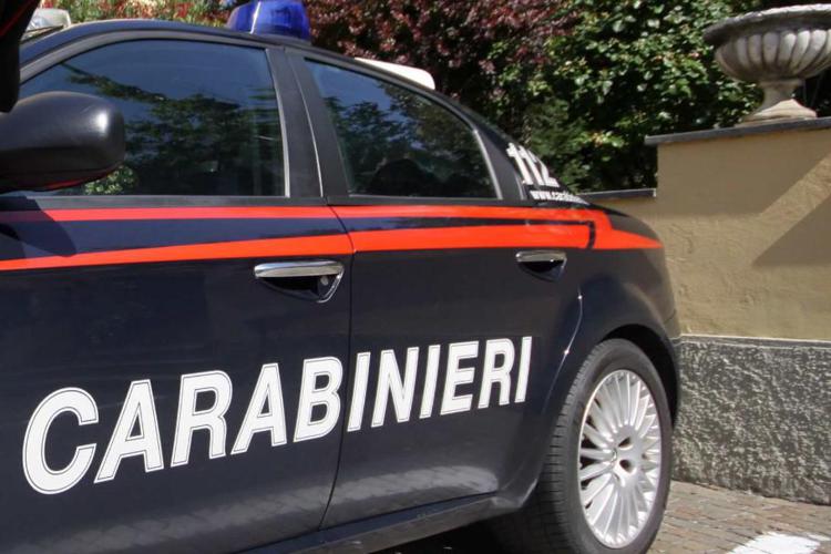 Carabinieri arrestati per spaccio e estorsione: 