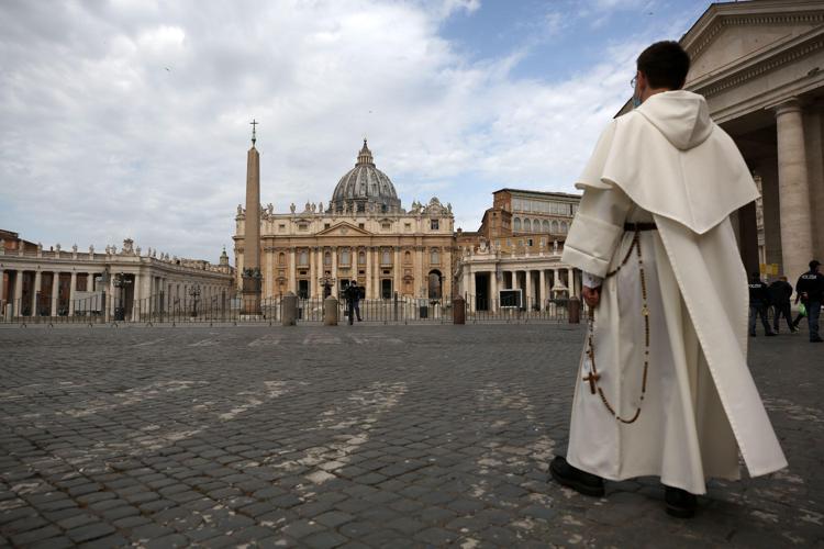 Vaticano: Elemosiniere Papa ricoverato per polmonite’