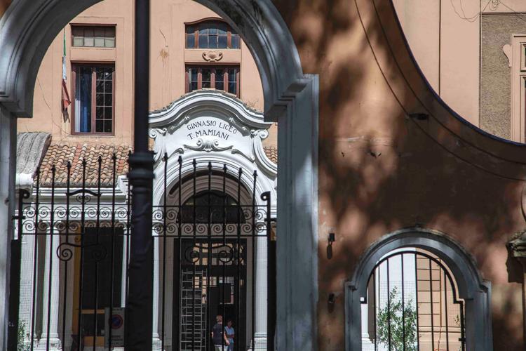 L'ingresso del Liceo Mamiani di Roma (Fotogramma)