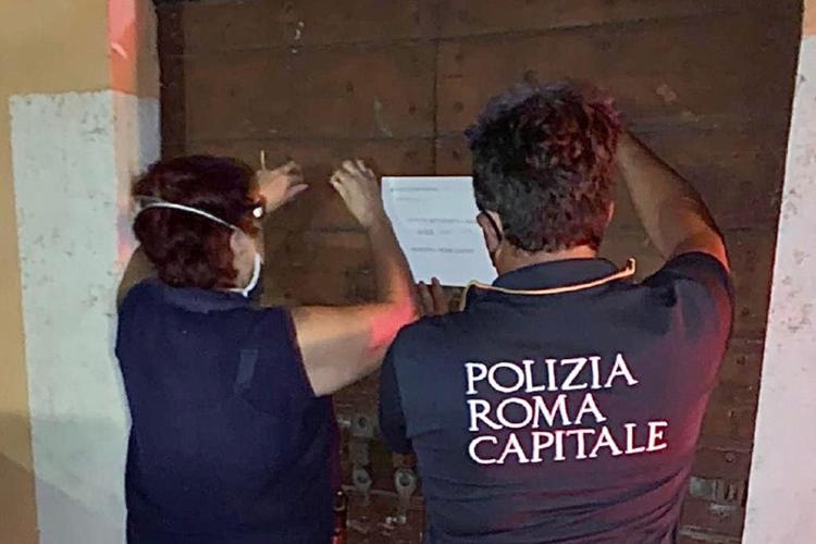 Roma, chiuso per assembramenti locale a luci rosse a Testaccio