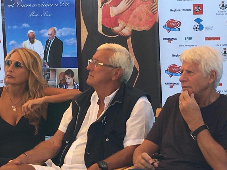 Jo  Squillo e Marcello Lippi tra i protagonisti del 'Mattone del cuore', l'evento benefico organizzato a Forte dei Marmi da Paolo Brosio.  