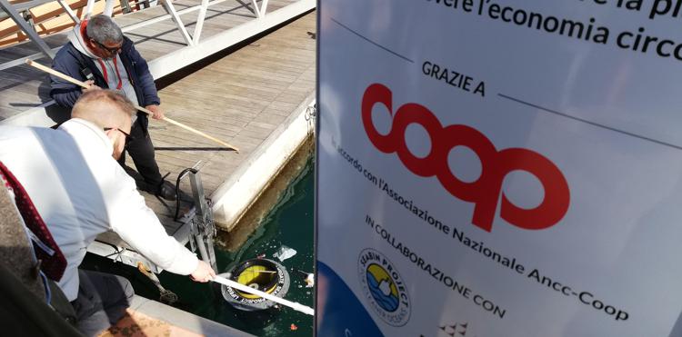 Sostenibilità: 'Le nostre acque' di Coop, il Seabin anche nella Darsena di Milano