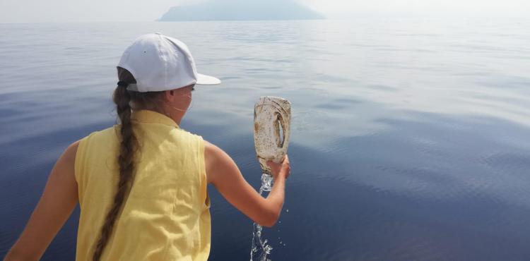E.ON promuove la ricerca sulla fauna marina e la lotta all'inquinamento da plastica nelle Eolie