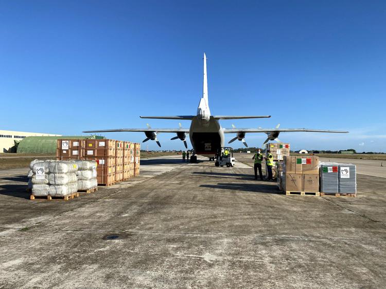 Italy flies 10 tonnes of emergency aid to Sudan