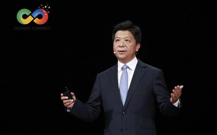 Guo, 'Huawei sotto attacco ma vogliamo contribuire a crescita con 5G'