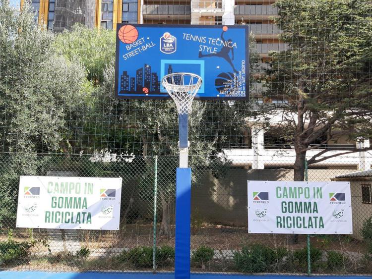 A Bari arrivano i campi da basket in gomma riciclata