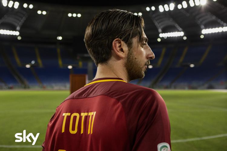 Pietro Castellitto nei panni di Francesco Totti, fotografato da Fabio Zayed