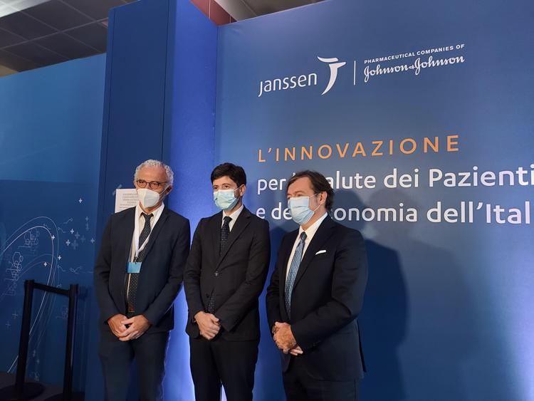 Da sinistra: Massimo Scaccabarozzi, Roberto Speranza, Damiano Coletta