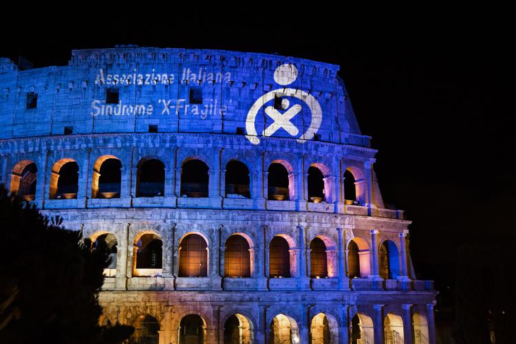 Salute: Acea ha illuminato di blu il Colosseo per la giornata europea della Sindrome X Fragile