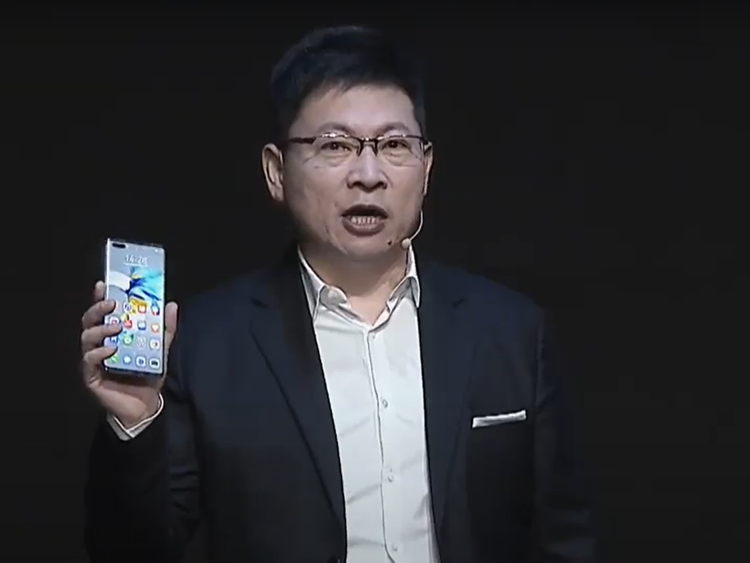 Richard Yu presenta gli smartphone della serie Mate 40 