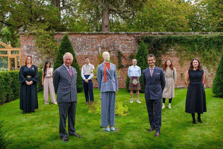 Moda: Yoox e il principe Carlo lanciano collezione sostenibile