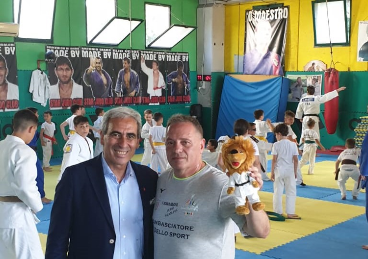 Sport: Safe racconta la straordinaria esperienza di Gianni e Pino Maddaloni a Scampia