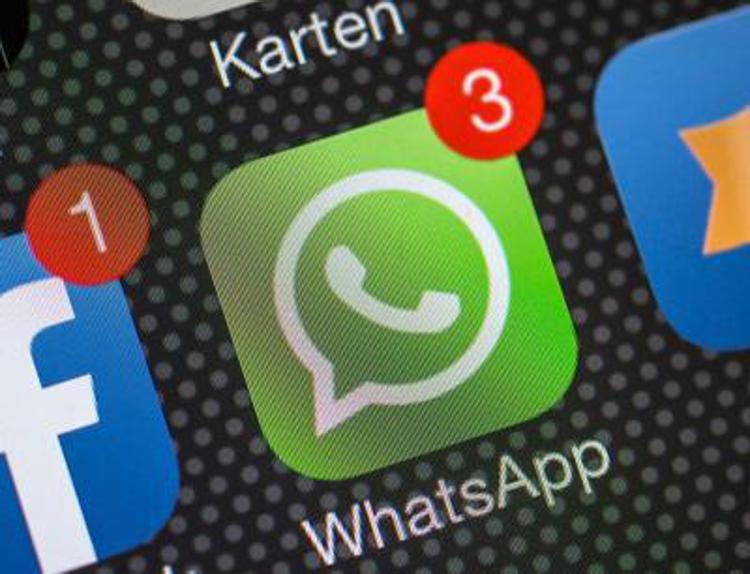 Whatsapp, modifiche privacy e psicosi utenti: boom Telegram