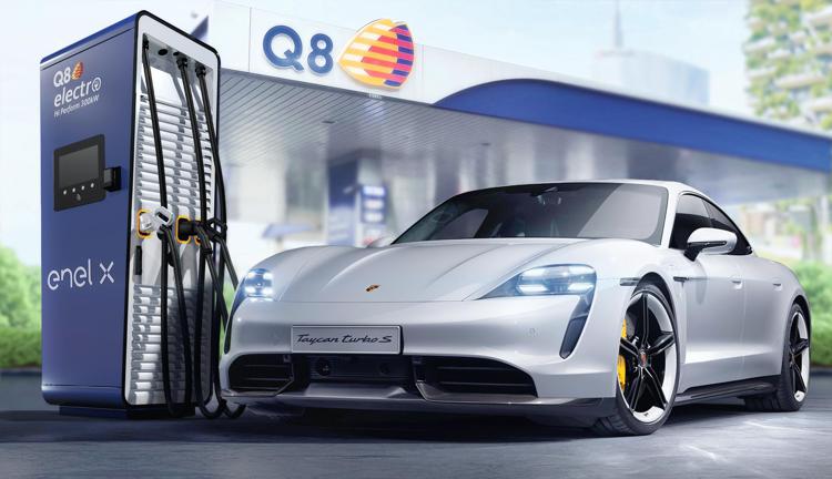 Mobilità, Porsche Italia con Q8 ed Enel X per ampliare infrastrutture ricarica ultrafast