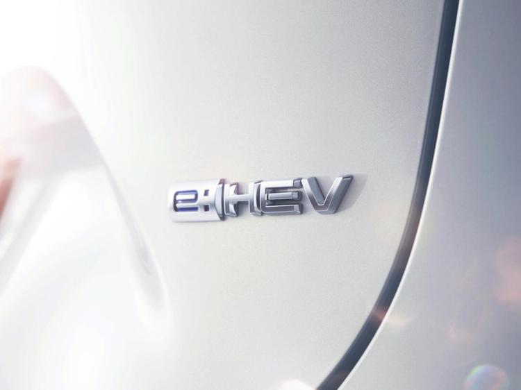 Il nuovo Honda HR-V sarà ibrido con tecnologia a due motori e:HEV
