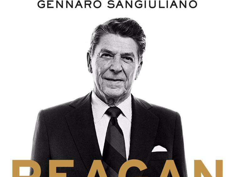 dettaglio della copertina del libro di Gennaro Sangiuliano  'Reagan – il presidente che cambiò la politica americana' edito da Mondadori