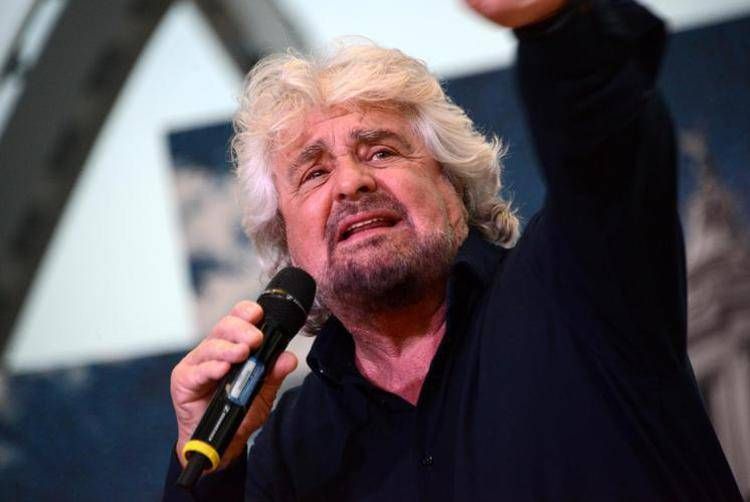 Governo, Grillo ci ripensa: ok a Draghi se squadra è politica