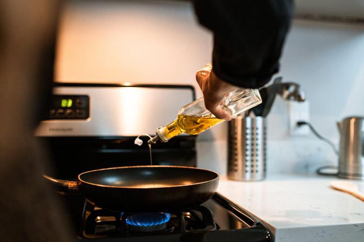 Risparmio energetico in cucina, 10 consigli per ridurre gli sprechi