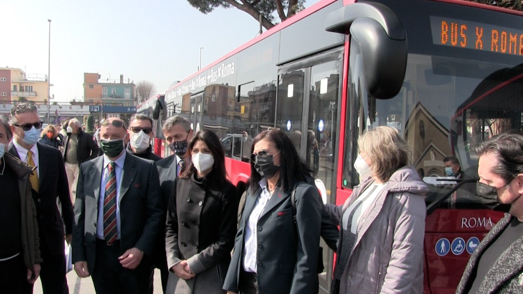 Atac e Roma Capitale presentano 6 nuovi autobus ad Acilia