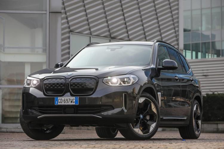 Il primo modello elettrico BMW X arriva sul mercato