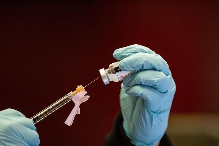 Covid, infettivologo Vella: 'Vaccinare chi ha malattia rara e loro caregiver'
