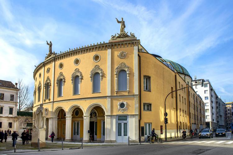 facciata del Teatro Verdi - (Serena Pea)