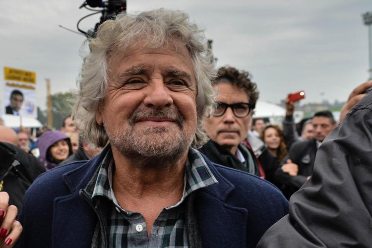 Pd, Beppe Grillo: 