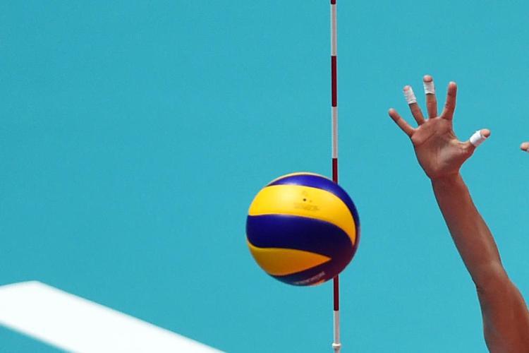Di Maio backs volleyball player whose club fired her when she got pregnant