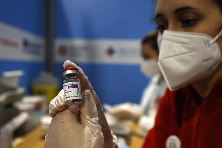 Vaccino Astrazeneca, a Napoli si presenta solo 41% operatori sanitari convocati