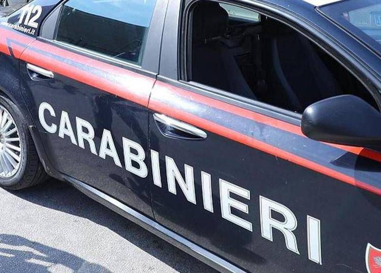 Cadavere incastrato in un tombino nel milanese