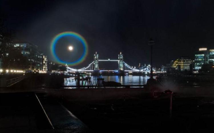 il fenomeno 'Moonbow' fotografato da OnePlus