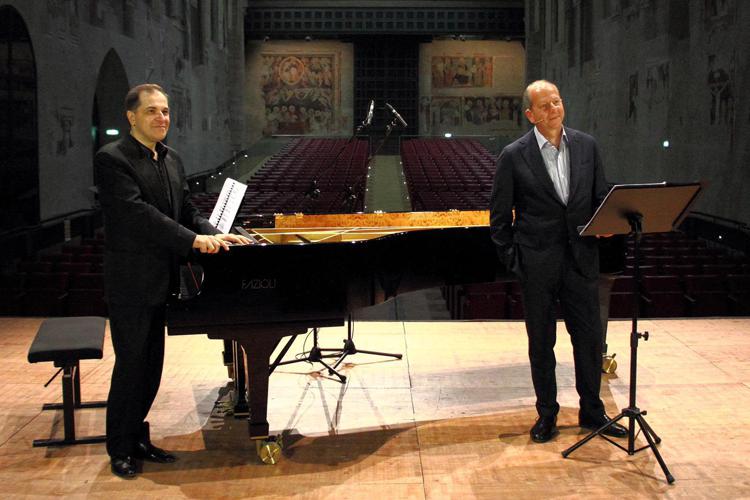 Tre secoli di musica e potere, in streaming il racconto-concerto di Cusenza