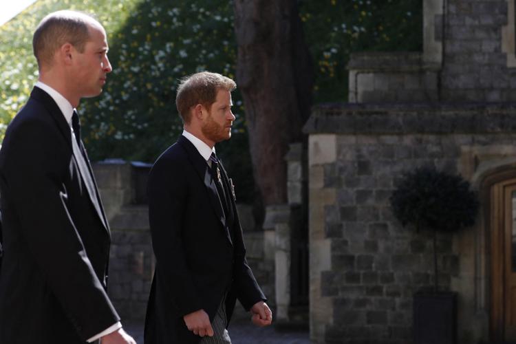 Funerale principe Filippo, William e Harry tornano a parlarsi