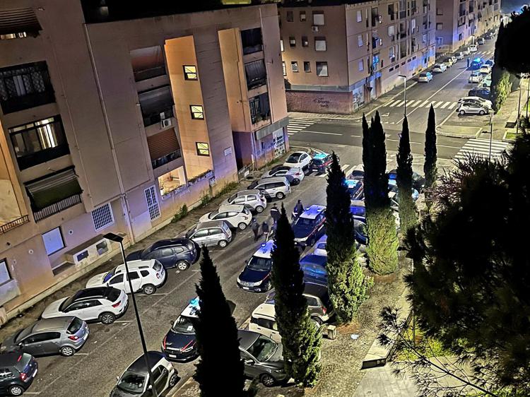 Roma, blitz antidroga a San Basilio: 16 arresti