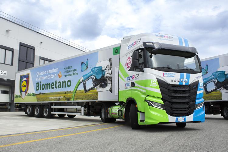 Lidl amplia flotta biometano, in arrivo 35 mezzi Iveco S-Way