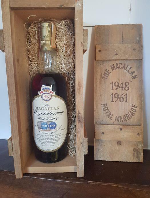 Bottiglia di Whisky Macallan imbottigliata nel 1981 in occasione del Royal Wedding del principe Carlo d’Inghilterra e Diana.