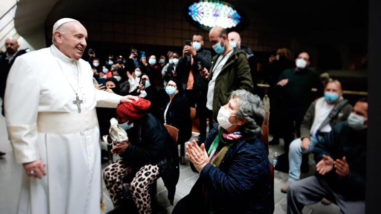 Vaccinati 600 poveri in Vaticano, Papa ringrazia per 'vaccino sospeso'
