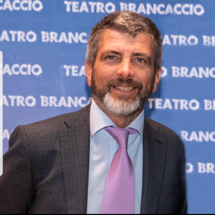 Alessandro Longobardi direttore artistico nella capitale del Teatro Brancaccio, della  Sala Umberto, dello Spazio Diamante