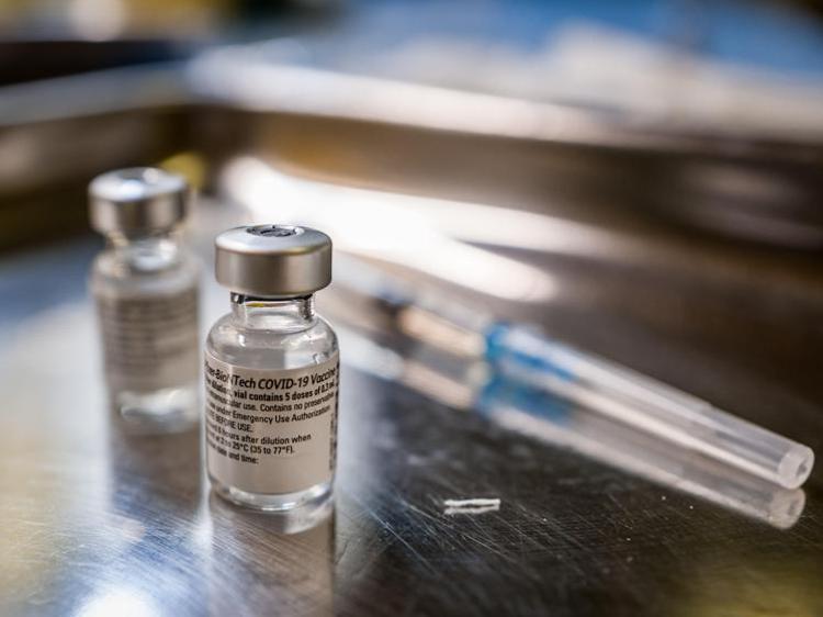 Variante indiana, Italia e news: fiducia per vaccino Pfizer