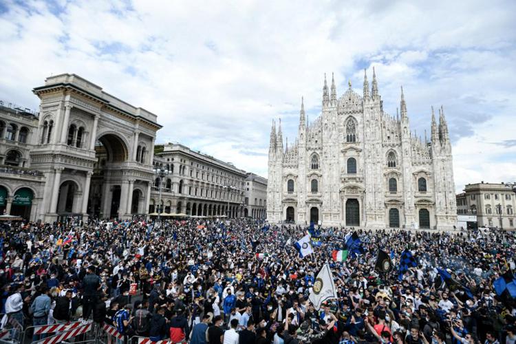 Inter scudetto, 30mila persone in piazza a Milano