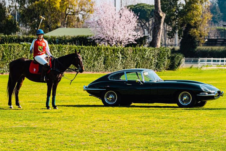 I 60 anni della mitica Jaguar E, la macchina di Diabolik e dei divi del cinema